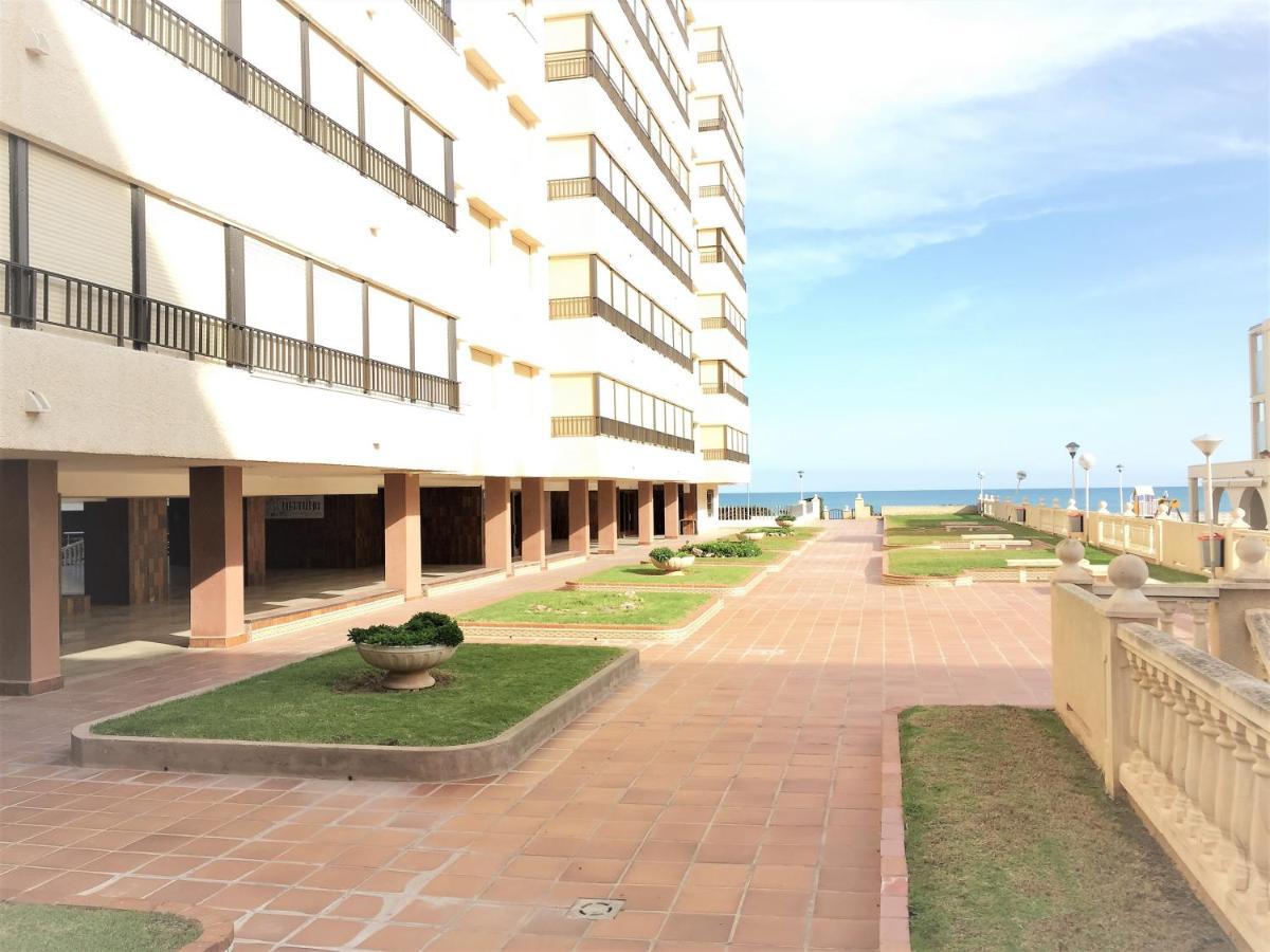 Cozy Apartment In A Beachfront Complex 마레니 블라우 외부 사진
