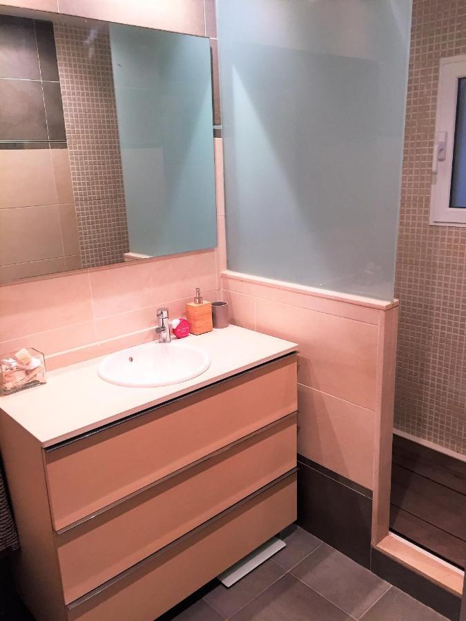 Cozy Apartment In A Beachfront Complex 마레니 블라우 외부 사진