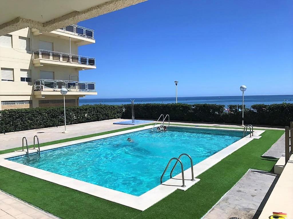 Cozy Apartment In A Beachfront Complex 마레니 블라우 외부 사진